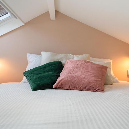 Luxury Fully Equipped Studio - Centrally Located Apartment Хуизен Екстериор снимка