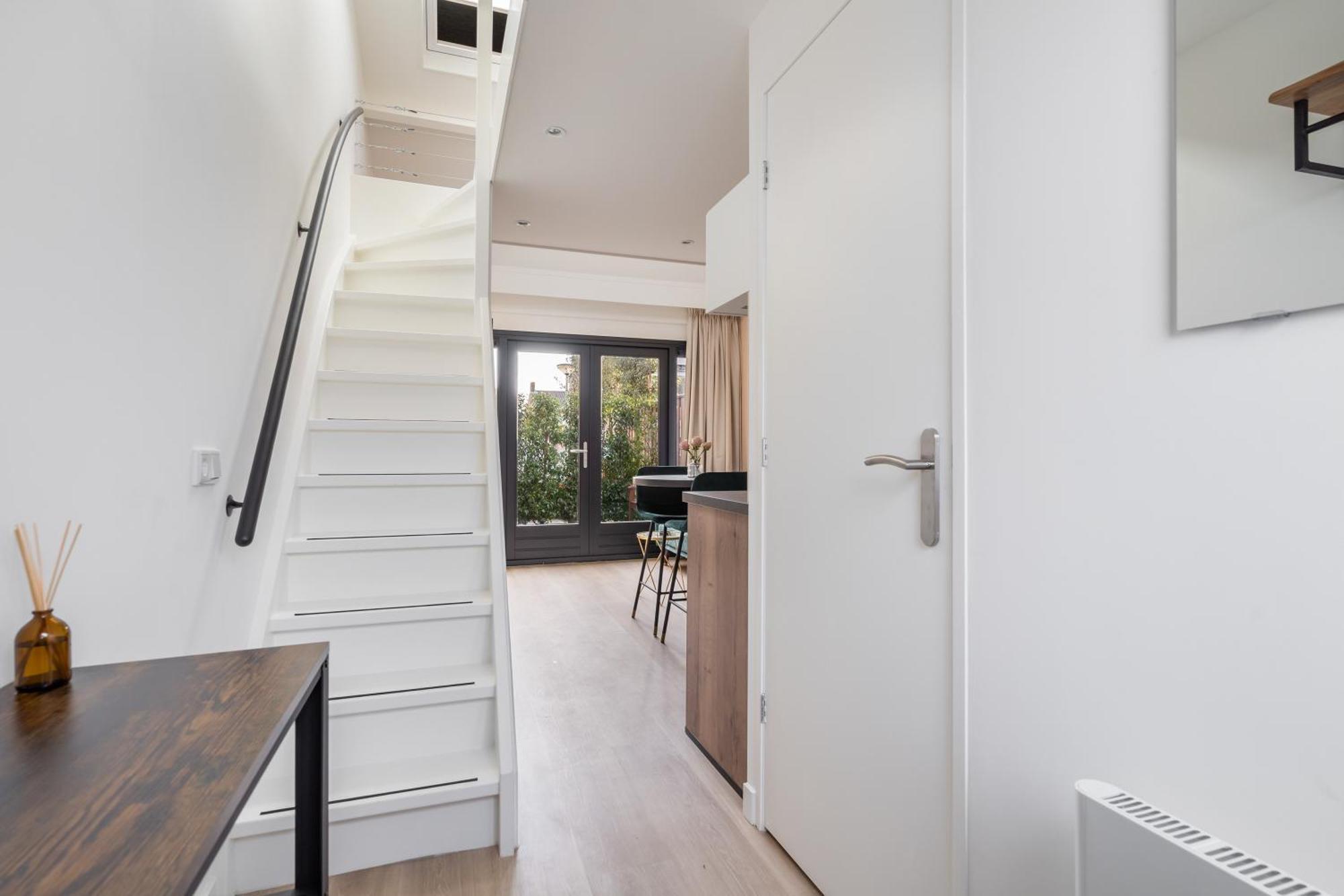 Luxury Fully Equipped Studio - Centrally Located Apartment Хуизен Екстериор снимка